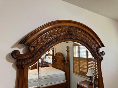 11 FELT LINED DRAWER DRESSER WITH MIRROR