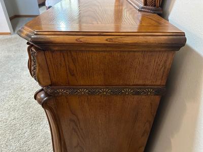 11 FELT LINED DRAWER DRESSER WITH MIRROR