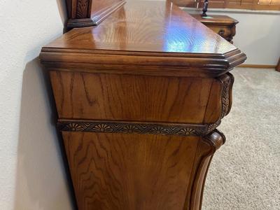 11 FELT LINED DRAWER DRESSER WITH MIRROR
