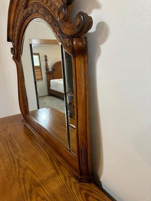 11 FELT LINED DRAWER DRESSER WITH MIRROR