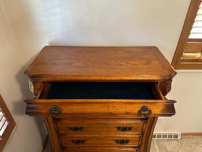 6 FELT LINED DRAWER CHEST