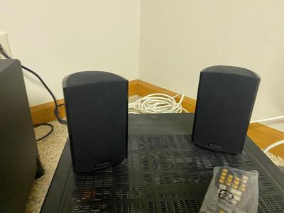 NICE YAMAHA RX-VS2700 RECEIVER AND DEFINITIVE SURROUND SOUND SPEAKERS