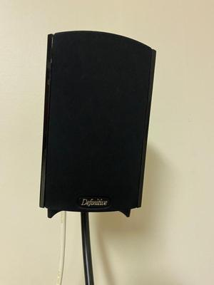 NICE YAMAHA RX-VS2700 RECEIVER AND DEFINITIVE SURROUND SOUND SPEAKERS