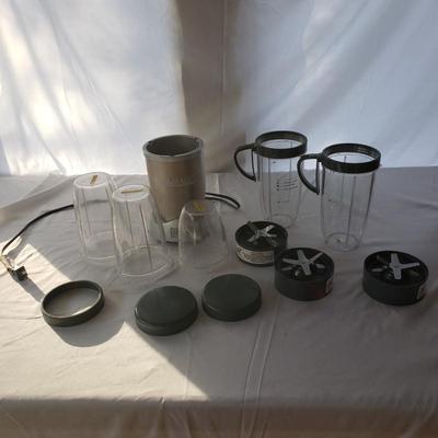 NutriBullet 900 Series Blender and Accessories (K-KD)