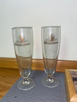 COLLECTIBLE BUDWEISER GLASSES, WOODEN BOX AND TEA LIGHT CANDLE HOLDER, HORSE DECOR