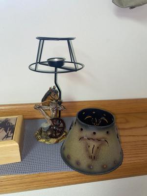 COLLECTIBLE BUDWEISER GLASSES, WOODEN BOX AND TEA LIGHT CANDLE HOLDER, HORSE DECOR