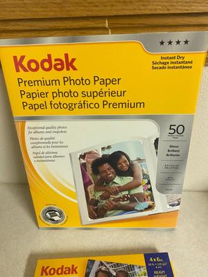CANON CYBER SHOT DIGITAL CAMERA PLUS 8 X 10 AND 4 X 6 KODAK PAPER