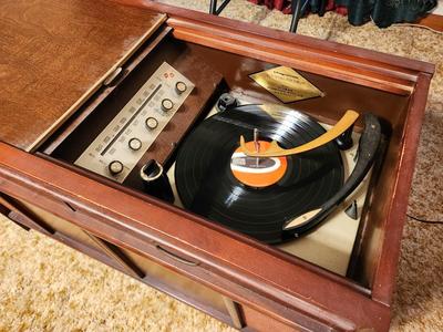 Lot #81 Magnavox Cabinet Stereo - 1960s/70s - WORKS