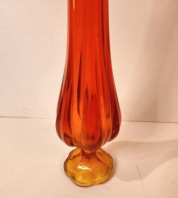 Lot #97 Fantastic L. E. Smith MCM SWUNG VASE in the "Simplicity" pattern-