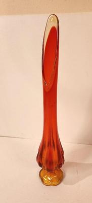 Lot #97 Fantastic L. E. Smith MCM SWUNG VASE in the "Simplicity" pattern-