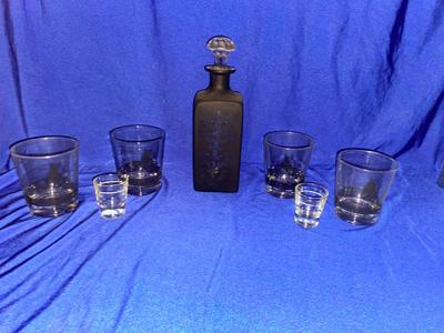 PRETTY PAINTED DECANTER AND SCHLITZ MALT LIQUOR GLASSES