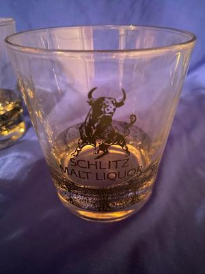 PRETTY PAINTED DECANTER AND SCHLITZ MALT LIQUOR GLASSES