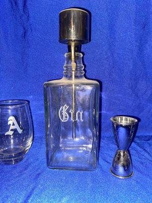 ETCHED GIN DISPENSER BOTTLE AND DRINK GLASSES WITH “A” ETCHED ON SIDE