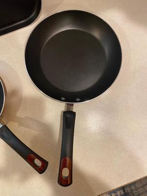 2 NEW TAL-FAN PANS, GRIDDLE LIGHTLY USED