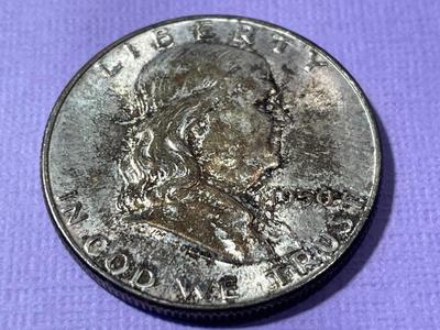 1950-P UNCIRCULATED/TONED FULL BELL LINES FRANKLIN SILVER HALF DOLLAR AS PICTURED.
