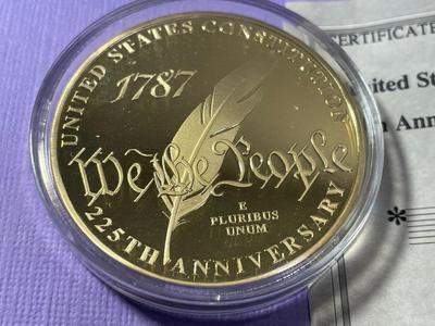 UNITED STATES CONSTITUTION 225TH ANNIVERSARY PROOF GOLD-TONE MEDAL BY THE AMERICAN MINT AS PICTURED.