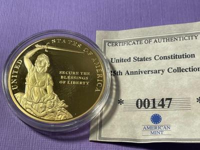 UNITED STATES CONSTITUTION 225TH ANNIVERSARY PROOF GOLD-TONE MEDAL BY THE AMERICAN MINT AS PICTURED.