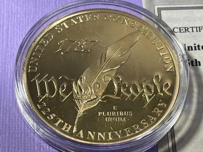UNITED STATES CONSTITUTION 225TH ANNIVERSARY PROOF GOLD-TONE MEDAL BY THE AMERICAN MINT AS PICTURED.