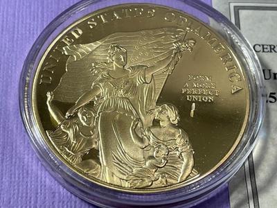 UNITED STATES CONSTITUTION 225TH ANNIVERSARY PROOF GOLD-TONE MEDAL BY THE AMERICAN MINT AS PICTURED.