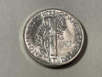 1944-P BRILLIANT UNCIRCULATED CONDITION MERCURY SILVER DIME AS PICTURED. COIN #2.