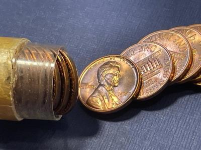 (2) 1960-P SMALL DATE CHOICE RED BU LINCOLN CENT ROLLS AS PICTURED. FREE DOMESTIC SHIPPING.