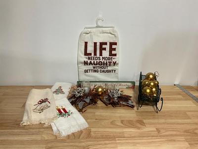 Christmas Decor Lot