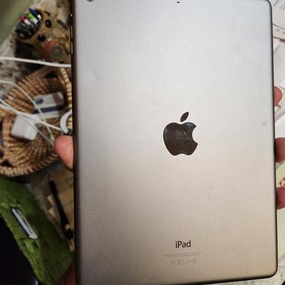 Apple ipad tablet A1474 Gray unlocked reset