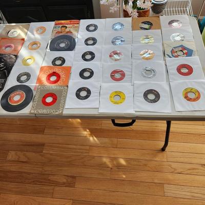 Lot of 35 Vinyl Records 45 rpm elvis Presley Donovan. Beach boys , brenda lee herman's hermits