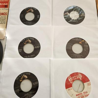 Lot of 35 Vinyl Records 45 rpm elvis Presley Donovan. Beach boys , brenda lee herman's hermits