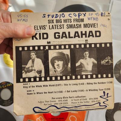 Lot of 35 Vinyl Records 45 rpm elvis Presley Donovan. Beach boys , brenda lee herman's hermits