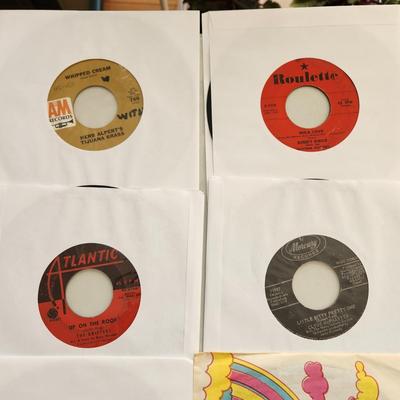 Lot of 29 45 rpms Vinyl Records many radio station promo doors, the Vogues, George Jones