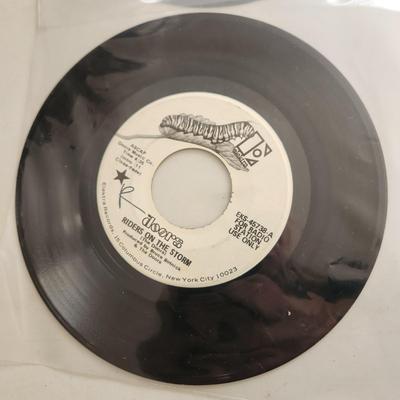 Lot of 29 45 rpms Vinyl Records many radio station promo doors, the Vogues, George Jones