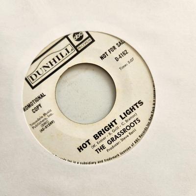 Lot of 29 45 rpms Vinyl Records many radio station promo doors, the Vogues, George Jones