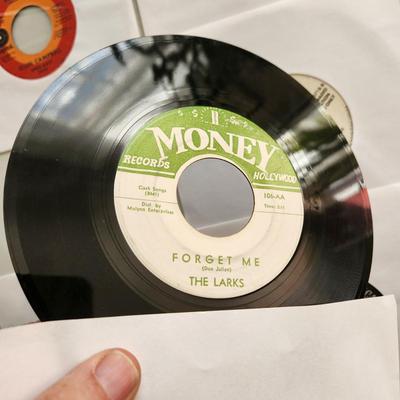 Lot of 29 45 rpms Vinyl Records many radio station promo doors, the Vogues, George Jones