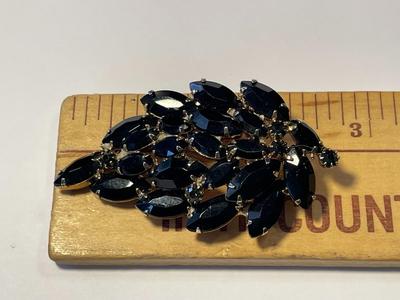Vintage Deep Blue/Black Rhinestone Grapefruit Pin/Brooch in Good Preowned Condition.