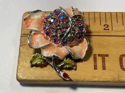 Vintage Aurora Borealis & Enameled Flower Pin/Brooch in Good Preowned Condition as Pictured.