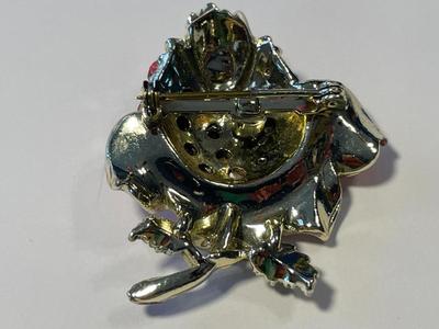 Vintage Aurora Borealis & Enameled Flower Pin/Brooch in Good Preowned Condition as Pictured.