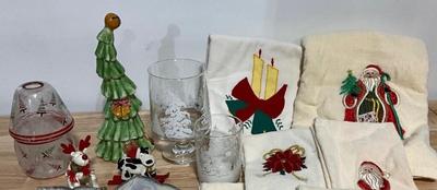Christmas towels, and decor, plus two additional towels not shown