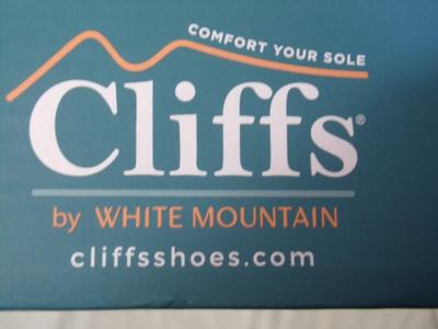 Womens' winter boots. Size 8M.