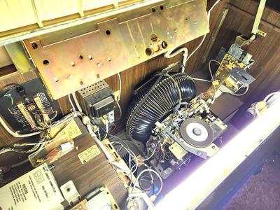 Lot #163 Vintage 1970's Juke Box full of 45 records - read description