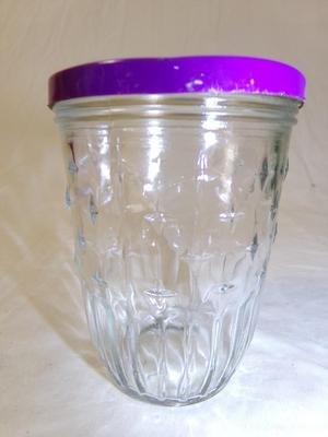 One lonely vintage Kerr jelly glass with a dinged up lid, nice collectible for Christmas.
