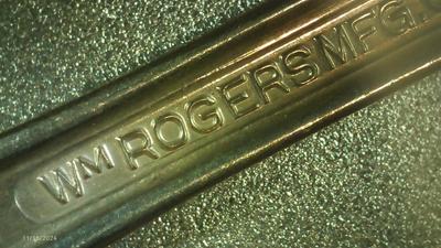 Wm Rogers Mfg. Co. Extra Plate big serving fork.