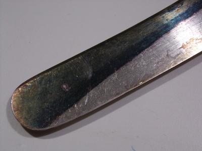 6 H&E Pat. 09 dinner knives, silver plate. Antique.