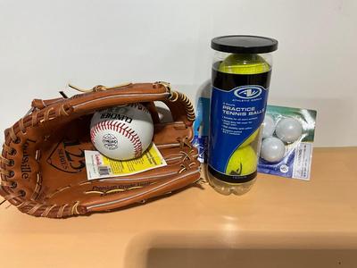 Louisville Slugger Glove/soft ball, Tennis Balls