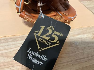 Louisville Slugger Glove/soft ball, Tennis Balls