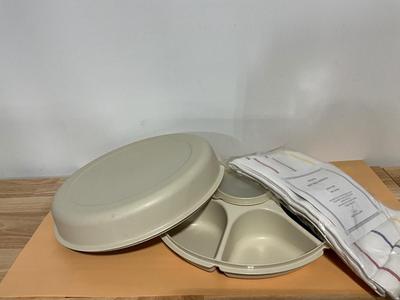 Tupperware container with Kitchen Towels