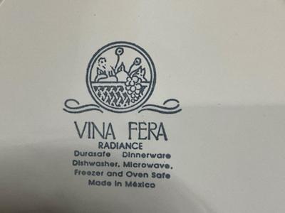 Set of Dinnerware by Vina Fera