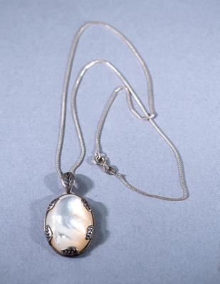 BEAUTIFUL PENDANT WITH STERLING NECKLACE