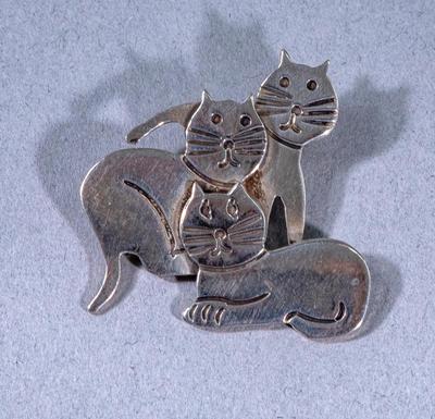 STERLING CAT BROOCH
