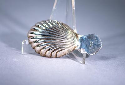 STERLING SILVER SHELL TEA CADDY SPOON